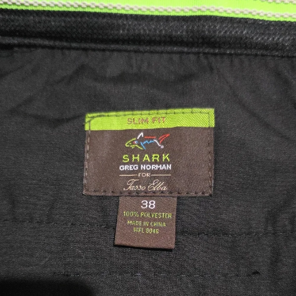 SHARK GREG NORMAN‎ Black Plaid Shorts. SIZE 38.